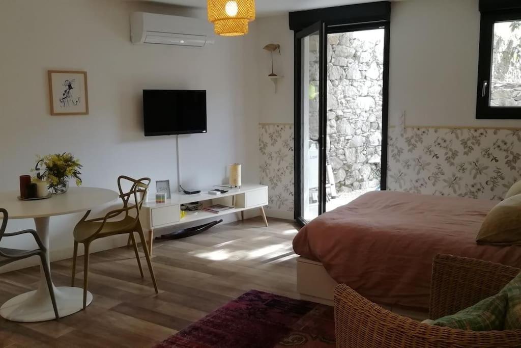 Studio En Rez De Jardin Collobrières 외부 사진