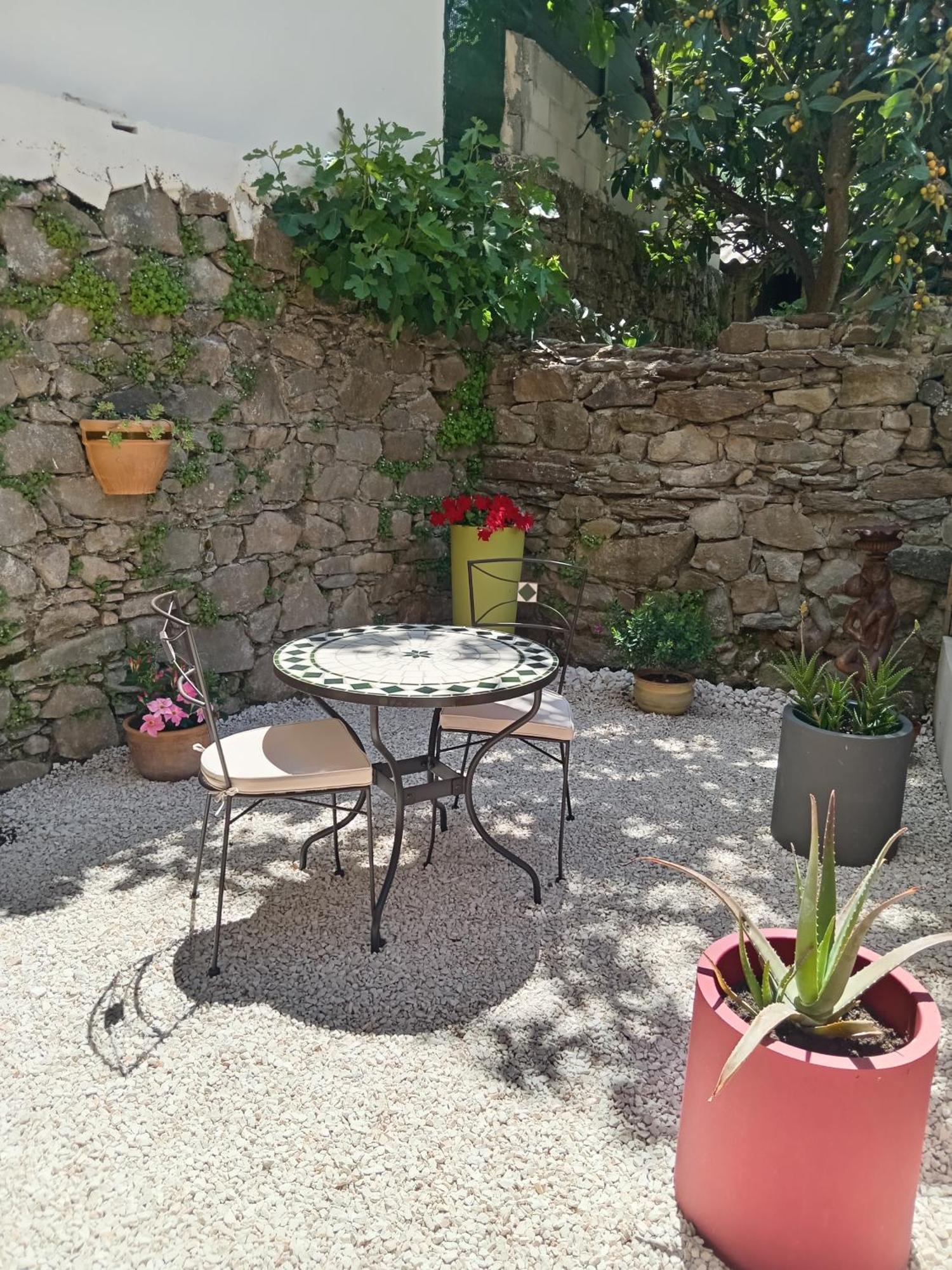 Studio En Rez De Jardin Collobrières 객실 사진